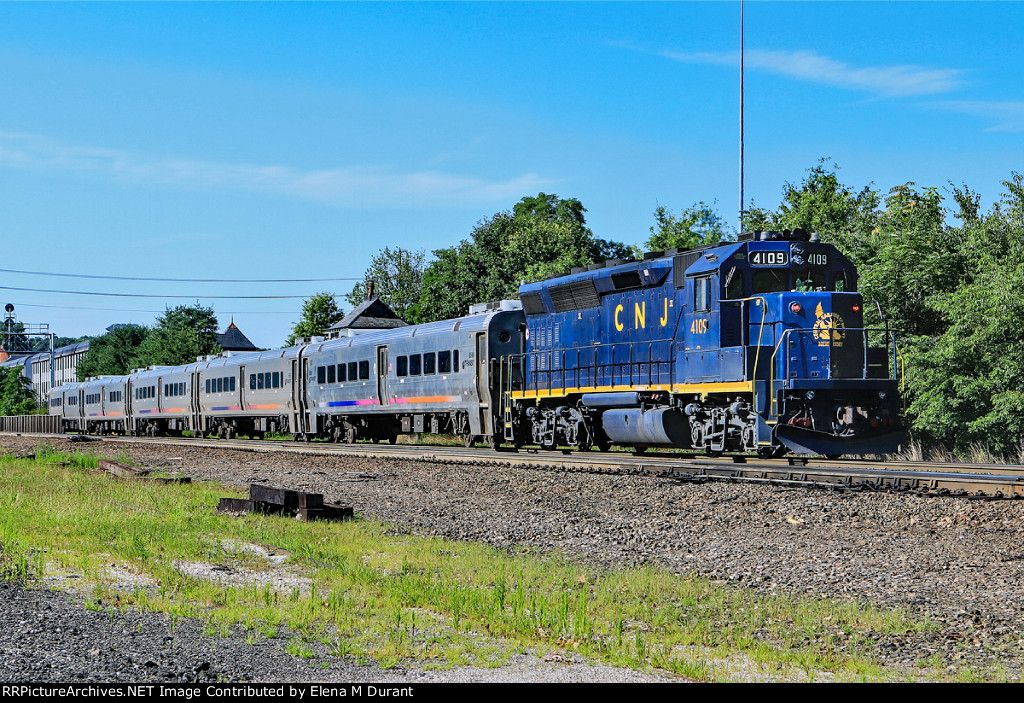 NJT 4109 on train 1160